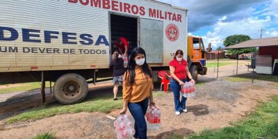 Famílias atingidas pela enchente em Rolim de Moura recebem do Governo de Rondônia água...