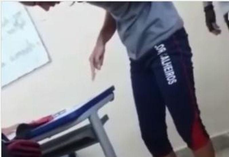 Escola diz que aluna inalava canela em pó e não algum tipo de droga; entenda Escola diz que aluna inalava canela em pó e não algum tipo de droga; entenda