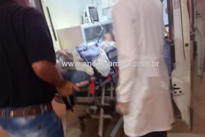 Jaru: Garoto de 12 anos fica ferido ao cair de telhado após subir para tirar pipa Jaru: Garoto de 12 anos fica ferido ao cair de telhado após subir para tirar pipa