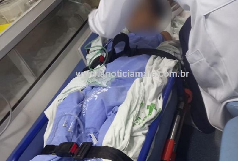 Jaru: Garoto de 12 anos fica ferido ao cair de telhado após subir para tirar pipa Jaru: Garoto de 12 anos fica ferido ao cair de telhado após subir para tirar pipa