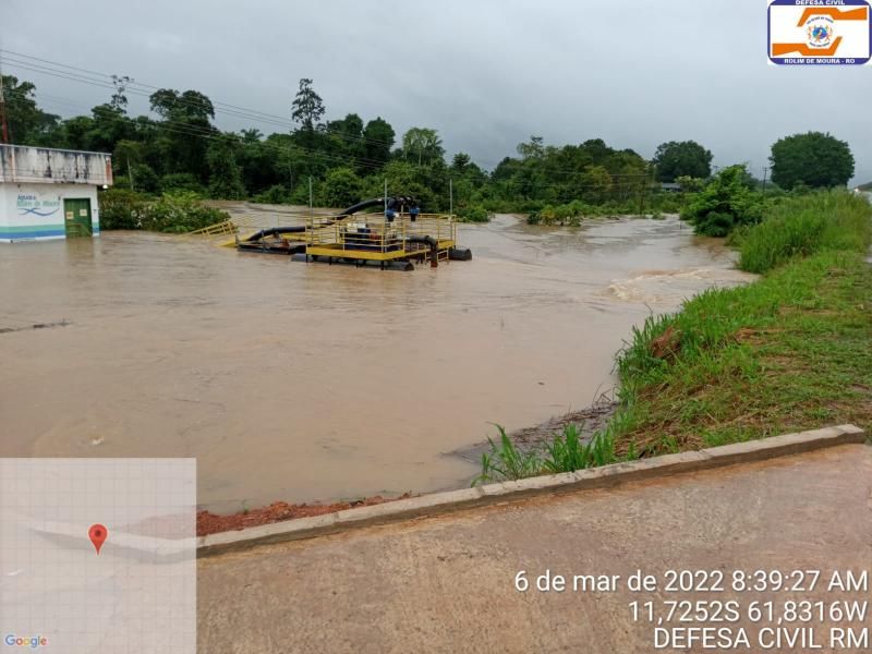 Forte chuvas deste fim de semana comprometeram pontes e bueiros, em Rolim de Moura Forte chuvas deste fim de semana comprometeram pontes e bueiros, em Rolim de Moura