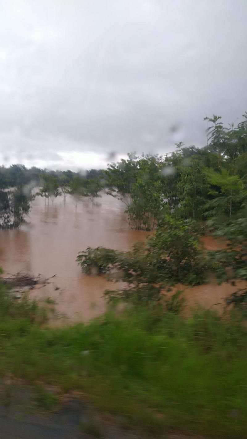 Forte chuvas deste fim de semana comprometeram pontes e bueiros, em Rolim de Moura Forte chuvas deste fim de semana comprometeram pontes e bueiros, em Rolim de Moura