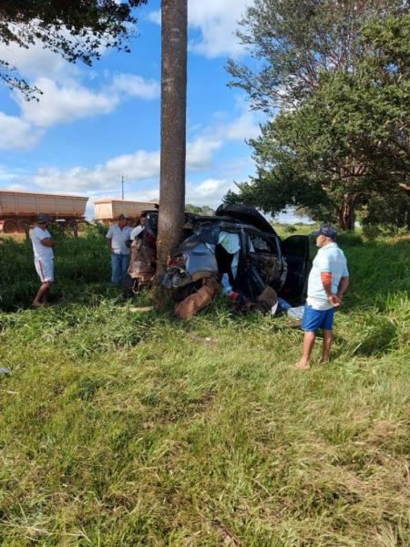 Médico é socorrido pelo Corpo de Bombeiros de Cerejeiras após acidente impressionante próximo a Corumbiara