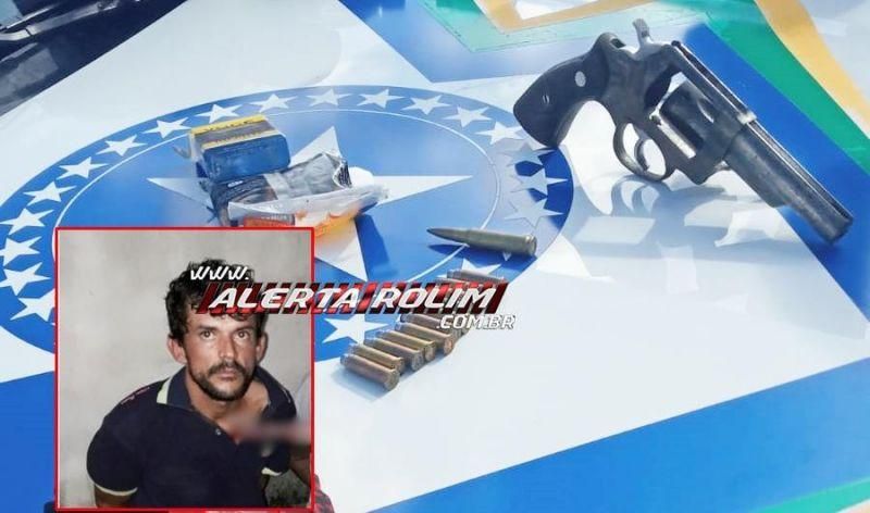 Polícia prende passageiro de ônibus com munições e arma de fogo em Rolim de Moura Polícia prende passageiro de ônibus com munições e arma de fogo em Rolim de Moura