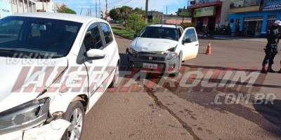 Rolim de Moura: Colisão entre dois carros deixa danos materiais aos motoristas