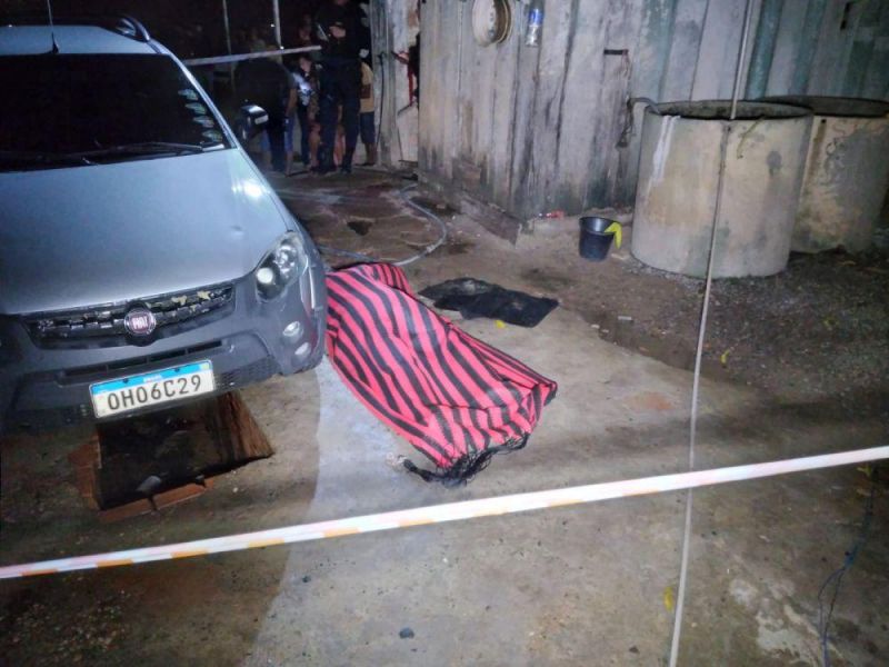 Jovem dono de lavador de carros é morto com vários tiros na cabeça em Ji-Paraná Jovem dono de lavador de carros é morto com vários tiros na cabeça em Ji-Paraná