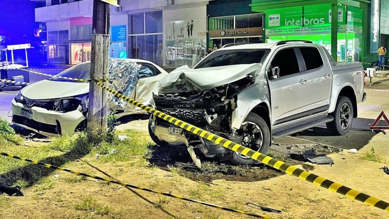 Motorista morre após grave acidente em cruzamento em Porto Velho Motorista morre após grave acidente em cruzamento em Porto Velho