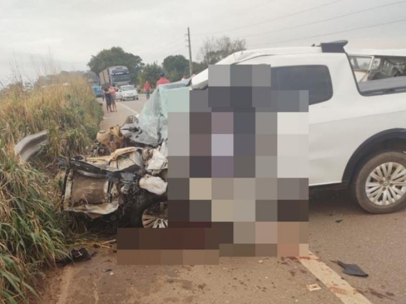 Identificados: Sobe para 4 o número de mortos em grave acidente na BR-364 em Itapuã d Identificados: Sobe para 4 o número de mortos em grave acidente na BR-364 em Itapuã d