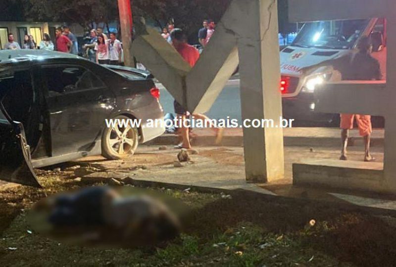 Identificados: Três pessoas morrem em gravíssimo acidente entre carro e moto em Ariquemes; veja o vídeo Identificados: Três pessoas morrem em gravíssimo acidente entre carro e moto em Ariquemes; veja o vídeo