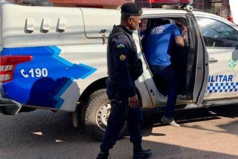 Homem é preso em flagrante pela PM ao fazer Homem é preso em flagrante pela PM ao fazer