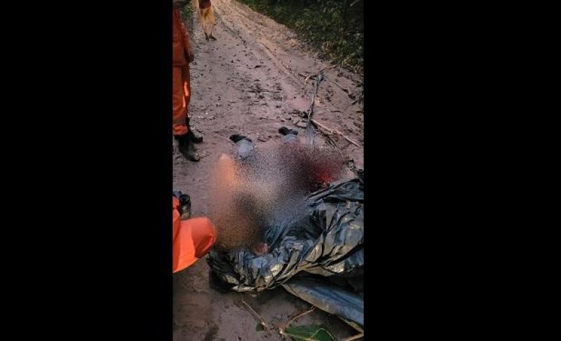 Homem atira acidentalmente no próprio pé e, durante socorro, cai de caminhão e fratura perna e quadril em Pimenta Bueno Homem atira acidentalmente no próprio pé e, durante socorro, cai de caminhão e fratura perna e quadril em Pimenta Bueno