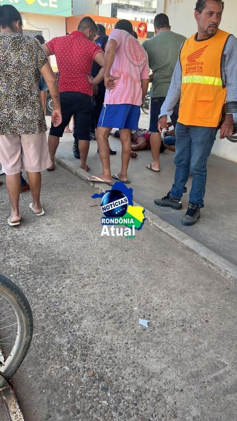 Atualizada: Durante bebedeira, homem mata o próprio amigo a facadas no meio da rua, em Ji-Paraná Atualizada: Durante bebedeira, homem mata o próprio amigo a facadas no meio da rua, em Ji-Paraná