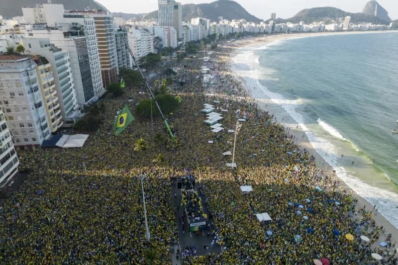 7 de setembro vira comício de Bolsonaro, com coro machista e pedido de votos; veja o vídeo 7 de setembro vira comício de Bolsonaro, com coro machista e pedido de votos; veja o vídeo