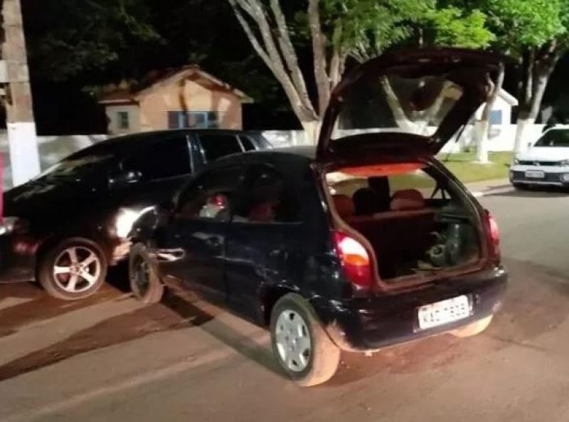 Após perseguição policial, membro do PCC é preso escondido dentro de gaveta no cemitério em Vilhena Após perseguição policial, membro do PCC é preso escondido dentro de gaveta no cemitério em Vilhena
