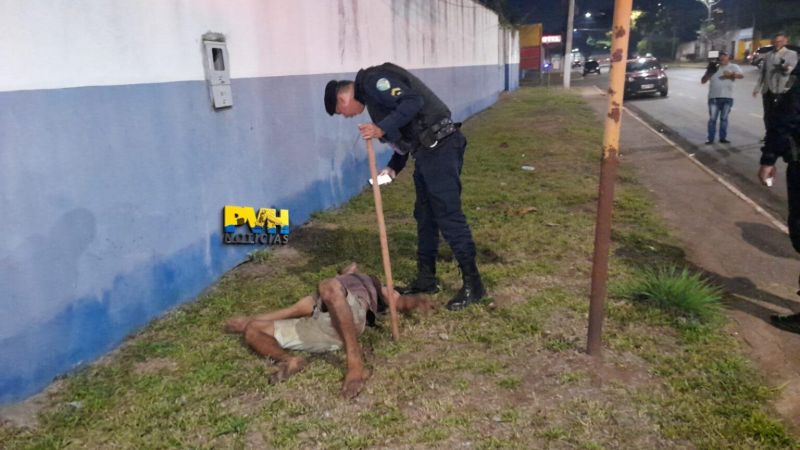 Homem acusado de furtar motel é agredido violentamente por populares em Porto Velho Homem acusado de furtar motel é agredido violentamente por populares em Porto Velho