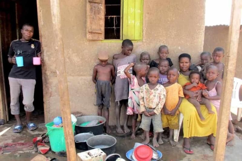 MULHER MAIS FÉRTIL DO MUNDO: Mariam Nabatanzi de 40 anos já deu à luz a 44 filhos MULHER MAIS FÉRTIL DO MUNDO: Mariam Nabatanzi de 40 anos já deu à luz a 44 filhos