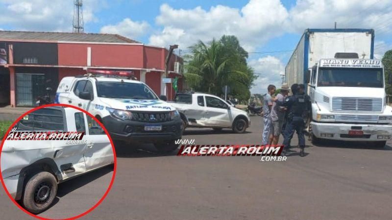 Caminhão atinge lateral de carro nesta manhã em Rolim de Moura Caminhão atinge lateral de carro nesta manhã em Rolim de Moura