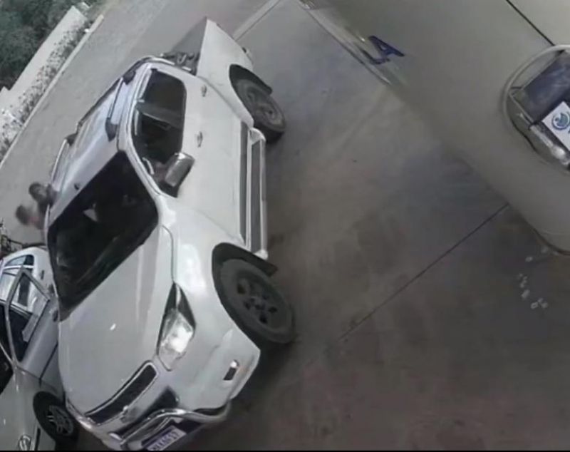 Homem é preso após matar companheira e abandonar filho em posto de combustíveis no RS Homem é preso após matar companheira e abandonar filho em posto de combustíveis no RS