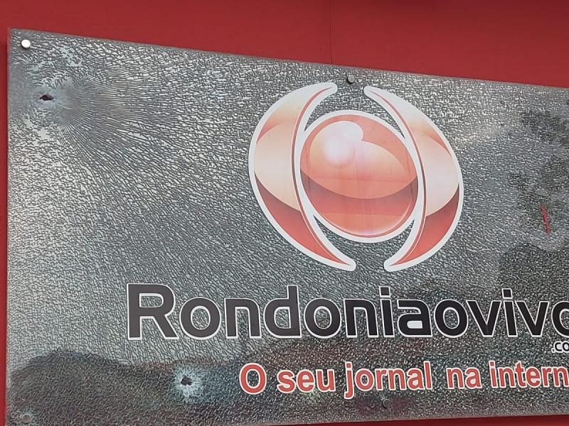 Prédio de jornal em Porto Velho é alvo de ataque a tiros; veja o vídeo Prédio de jornal em Porto Velho é alvo de ataque a tiros; veja o vídeo