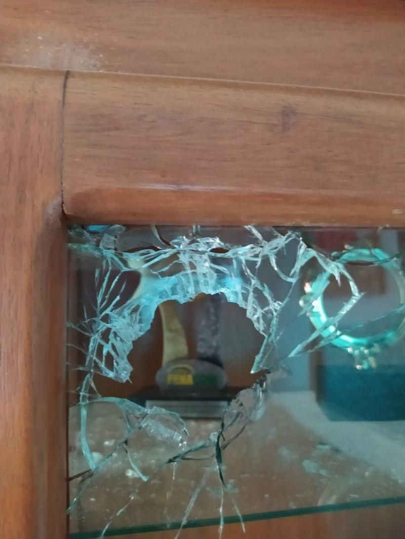 Prédio de jornal em Porto Velho é alvo de ataque a tiros; veja o vídeo Prédio de jornal em Porto Velho é alvo de ataque a tiros; veja o vídeo