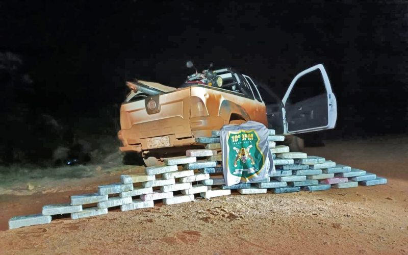 Policiais de Rolim de Moura e Alta Floresta apreendem carregamento com cerca de 60Kg de droga em Porto Rolim Policiais de Rolim de Moura e Alta Floresta apreendem carregamento com cerca de 60Kg de droga em Porto Rolim