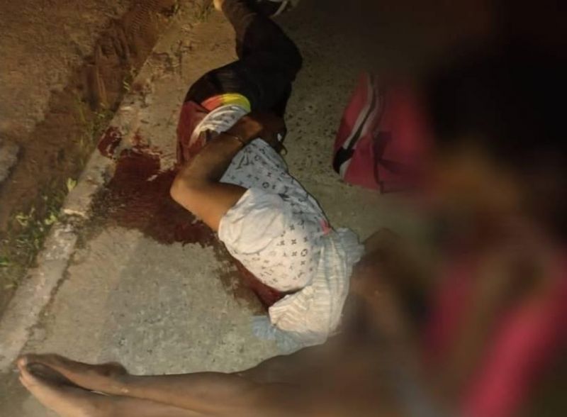Morador de rua leva facada no pescoço ao cobrar dívida de R$ 5 em Ji-Paraná Morador de rua leva facada no pescoço ao cobrar dívida de R$ 5 em Ji-Paraná