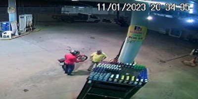 Assaltante abastece moto e anuncia roubo em posto de Porto Velho