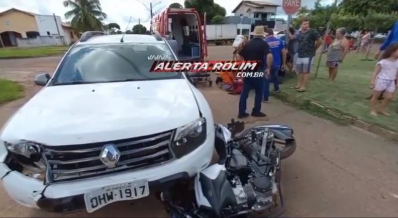 Motociclista fratura a perna após colisão com carro em Rolim de Moura Motociclista fratura a perna após colisão com carro em Rolim de Moura