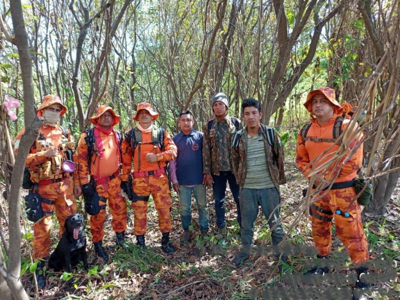 Rondônia: Bombeiros militares resgatam jovem indígena perdido em floresta Rondônia: Bombeiros militares resgatam jovem indígena perdido em floresta