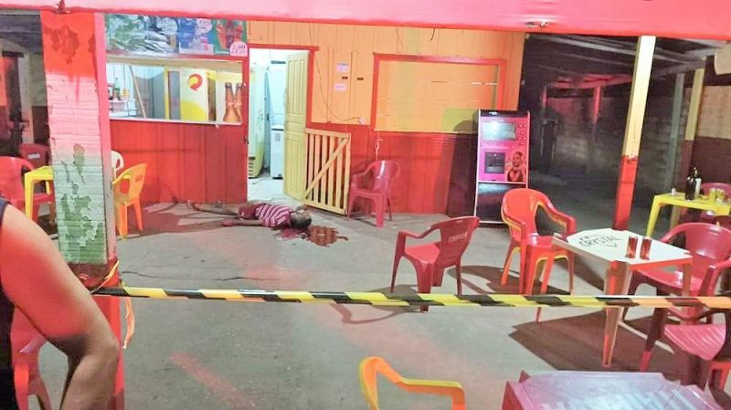 Homem é morto a tiros em bar de Ji-Paraná Homem é morto a tiros em bar de Ji-Paraná