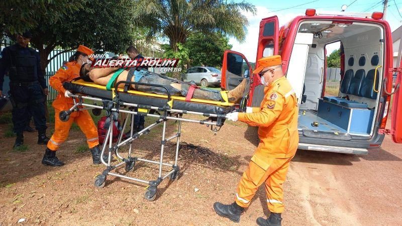 Após discussão por pedra de crack, mulher esfaqueia homem em Rolim de Moura Após discussão por pedra de crack, mulher esfaqueia homem em Rolim de Moura