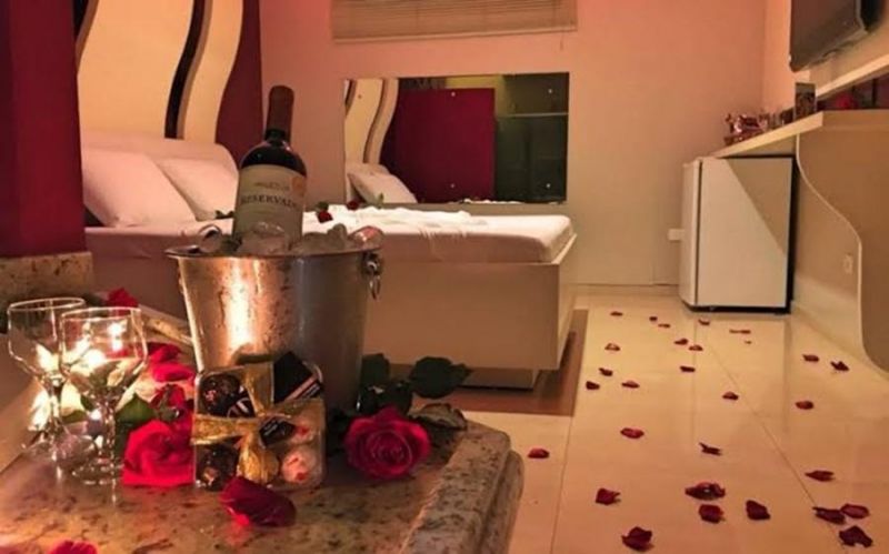 Namorados levam bebê para motel e acabam presos Namorados levam bebê para motel e acabam presos