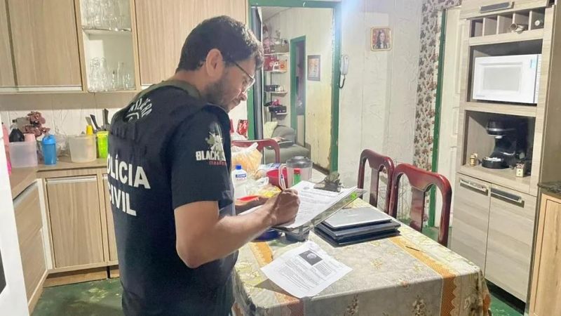 Seis suspeitos de estuprar e explorar crianças sexualmente são presos em Machadinho Seis suspeitos de estuprar e explorar crianças sexualmente são presos em Machadinho