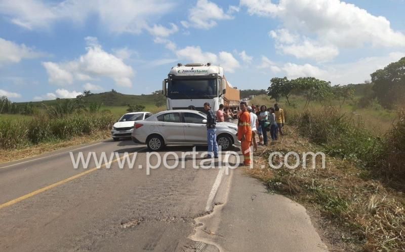 Colisão envolvendo 3 veículos é registrado na BR-364, entre Jaru e Ouro Preto