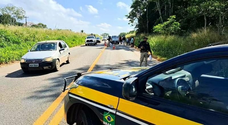 Mulher morre após colidir com caminhonete na BR-364, em Ji-Paraná
