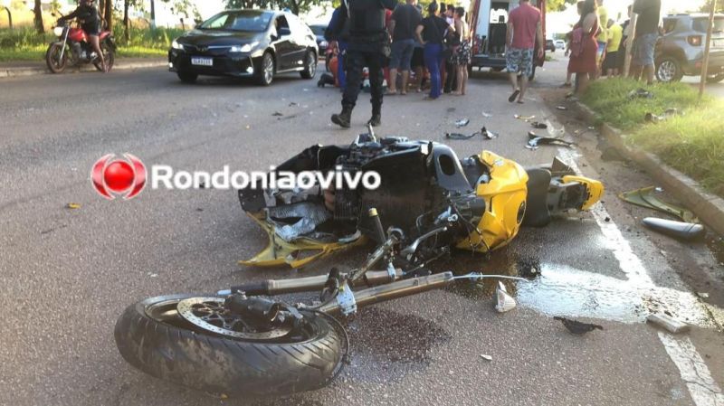 Acidente envolvendo moto de alta cilindrada e outros dois carros deixa piloto em estado grave Acidente envolvendo moto de alta cilindrada e outros dois carros deixa piloto em estado grave