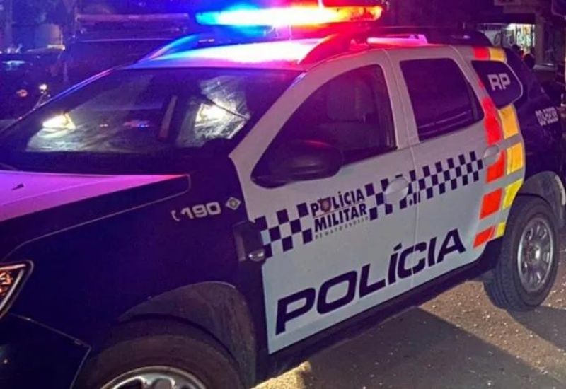 Casal é executado dentro de casa enquanto dormia Casal é executado dentro de casa enquanto dormia