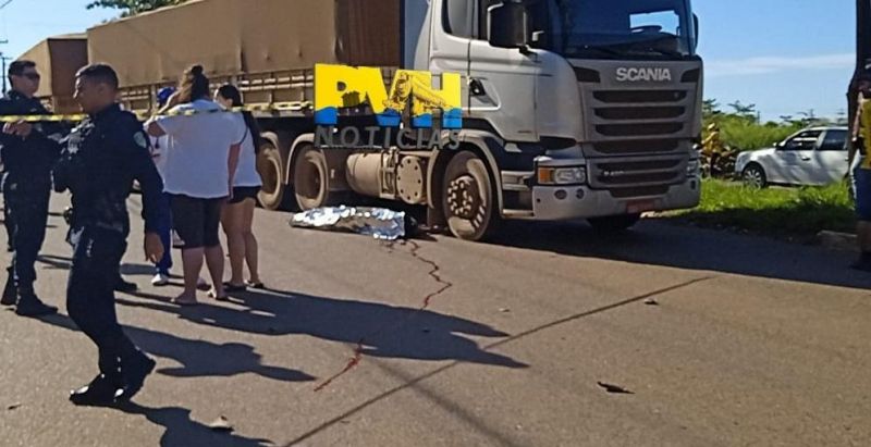 Homem morre atropelado por carreta em avenida de Porto Velho Homem morre atropelado por carreta em avenida de Porto Velho
