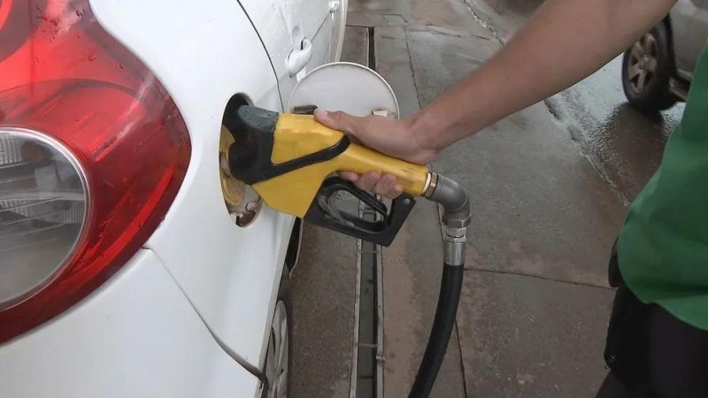 Petrobras reduz preço da gasolina e gás de cozinha a partir de sábado Petrobras reduz preço da gasolina e gás de cozinha a partir de sábado