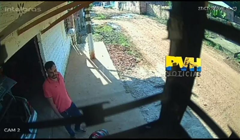 Câmera registra travesti sendo baleada por cliente após programa sexual em Porto Velho Câmera registra travesti sendo baleada por cliente após programa sexual em Porto Velho