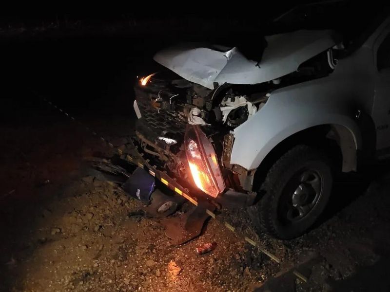 Pais e bebê de 1 ano morrem em acidente entre moto e caminhonete Pais e bebê de 1 ano morrem em acidente entre moto e caminhonete