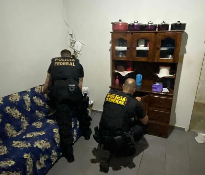 Polícia Federal realiza operação em Ariquemes contra venda de dinheiro falso pela internet Polícia Federal realiza operação em Ariquemes contra venda de dinheiro falso pela internet