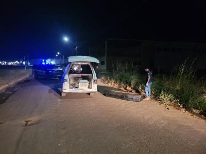 Bêbado mata esposa, atira em jovem e alega Bêbado mata esposa, atira em jovem e alega