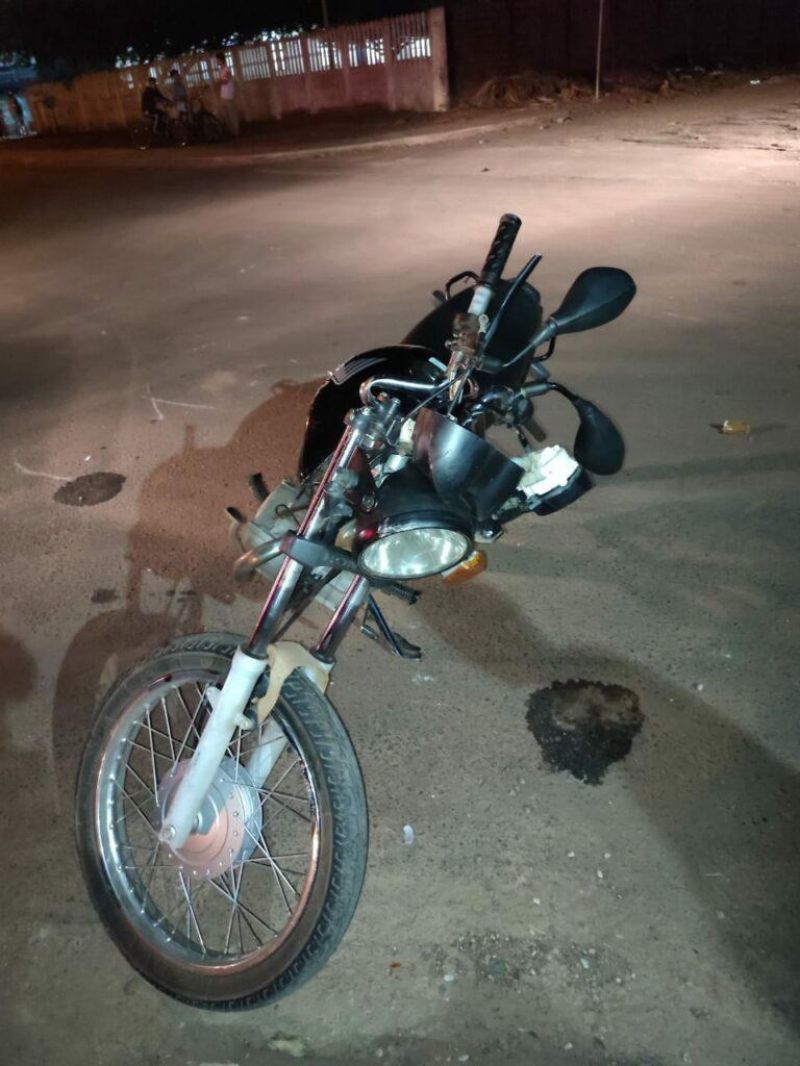 Forte colisão entre carro e moto é registrado em Rolim de Moura Forte colisão entre carro e moto é registrado em Rolim de Moura