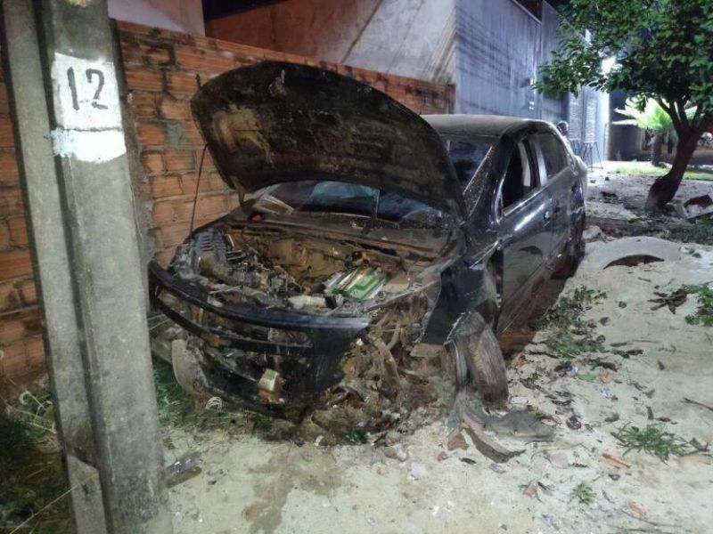 Forte colisão entre carro e moto é registrado em Rolim de Moura Forte colisão entre carro e moto é registrado em Rolim de Moura