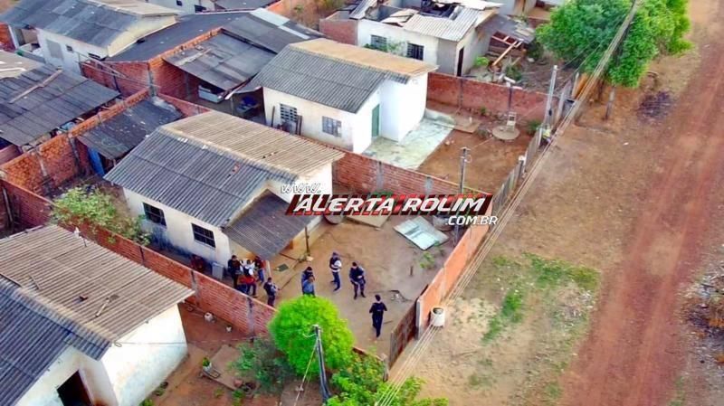 Três acusados de tráfico de drogas são presos durante operação conjunta da PM e PC em Rolim de Moura; vídeo Três acusados de tráfico de drogas são presos durante operação conjunta da PM e PC em Rolim de Moura; vídeo