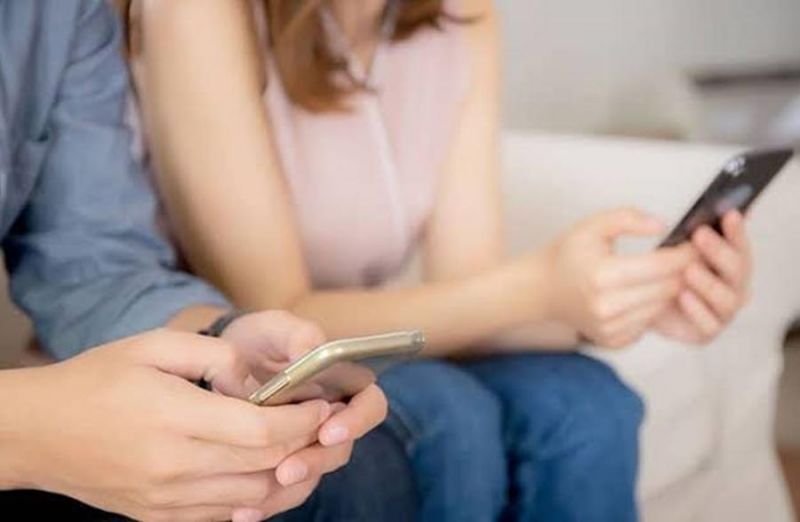 Marido espanca mulher que não deixou ler mensagens no WhatsApp Marido espanca mulher que não deixou ler mensagens no WhatsApp
