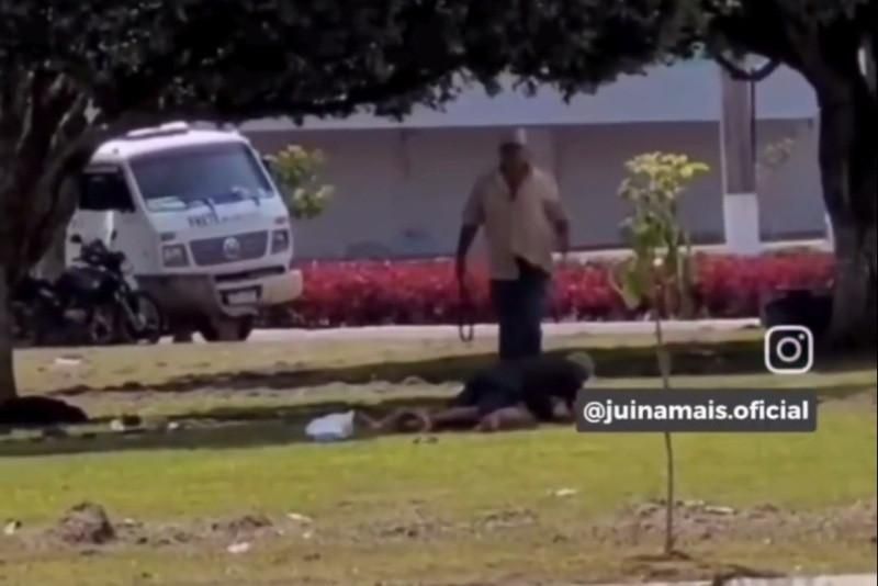 Casal leva surra de cinta ao ser flagrado transando em praça do MT; vídeo