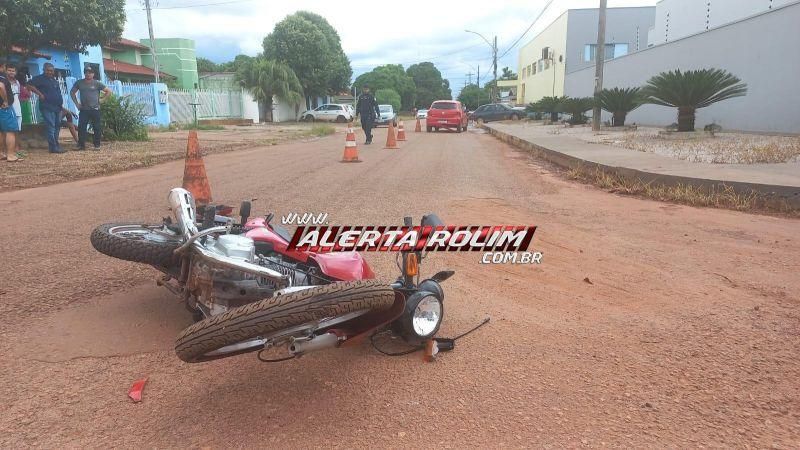 Motociclista fica ferido ao bater em carro que estava na contramão em Rolim de Moura Motociclista fica ferido ao bater em carro que estava na contramão em Rolim de Moura