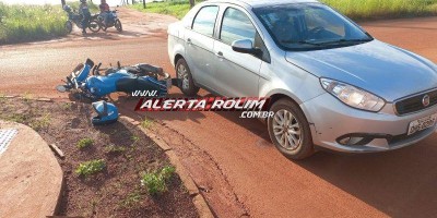 Passageira de mototáxi fica ferida após colisão com carro, em Rolim de Moura